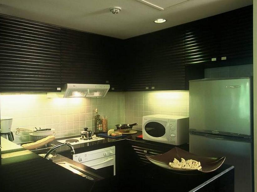 Gardengrove Suites Bangkok Bagian luar foto