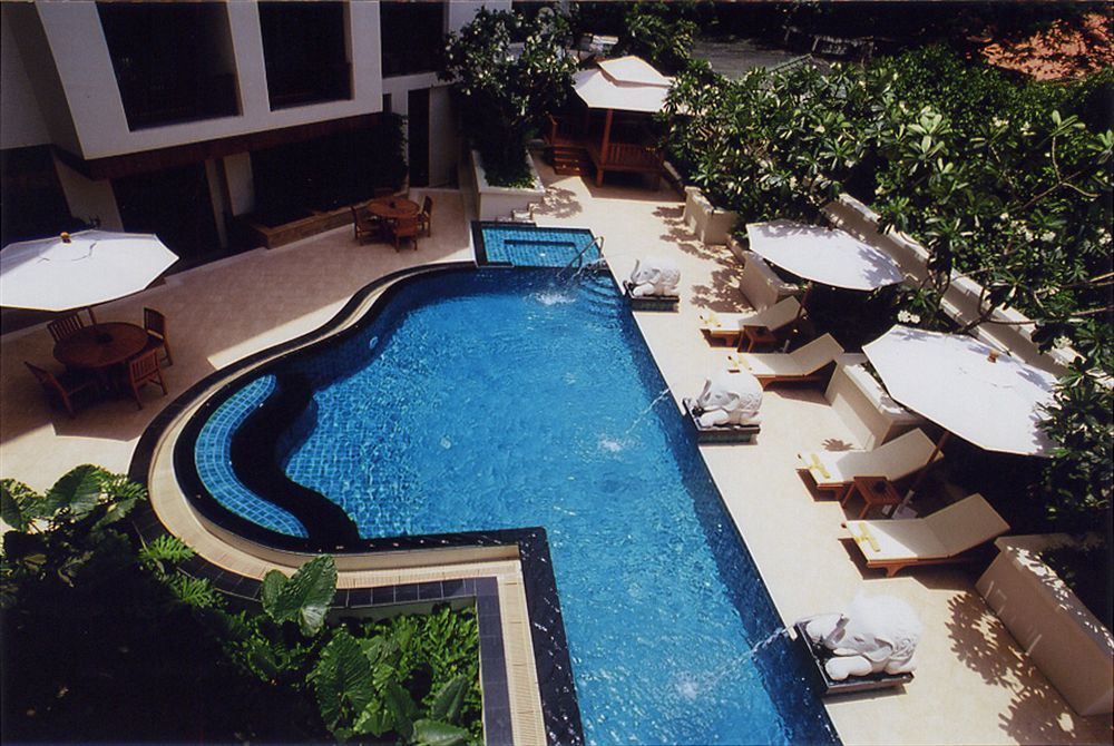 Gardengrove Suites Bangkok Bagian luar foto