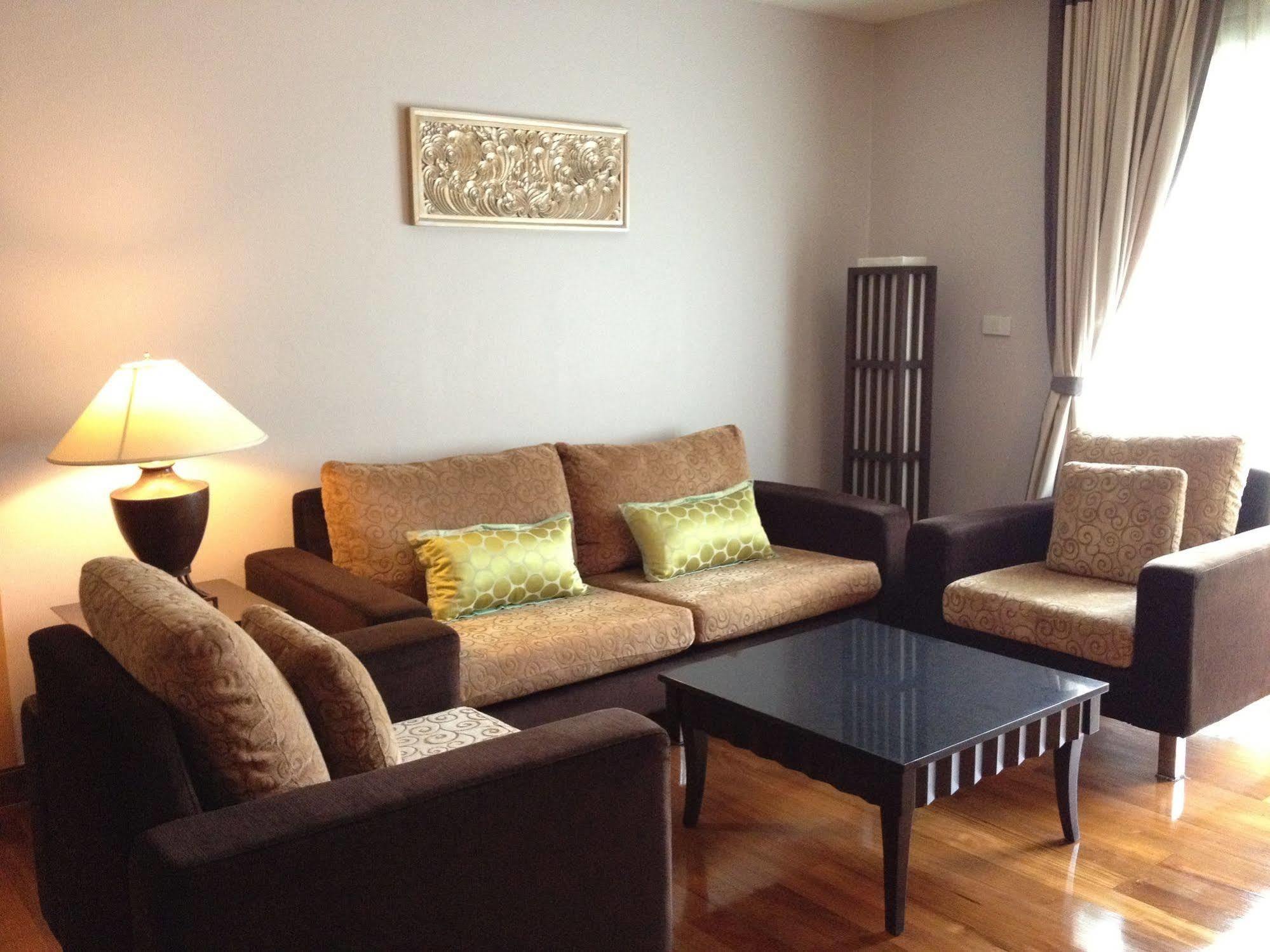Gardengrove Suites Bangkok Bagian luar foto