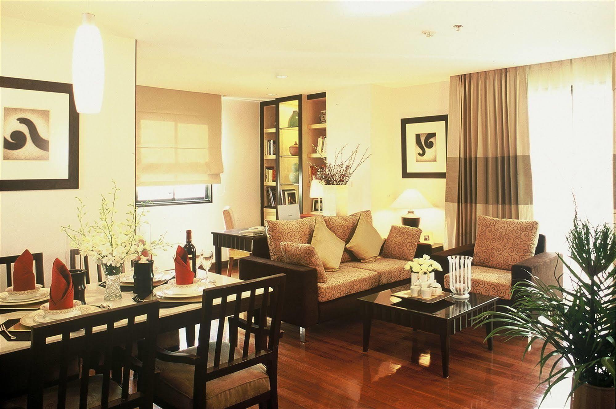 Gardengrove Suites Bangkok Bagian luar foto